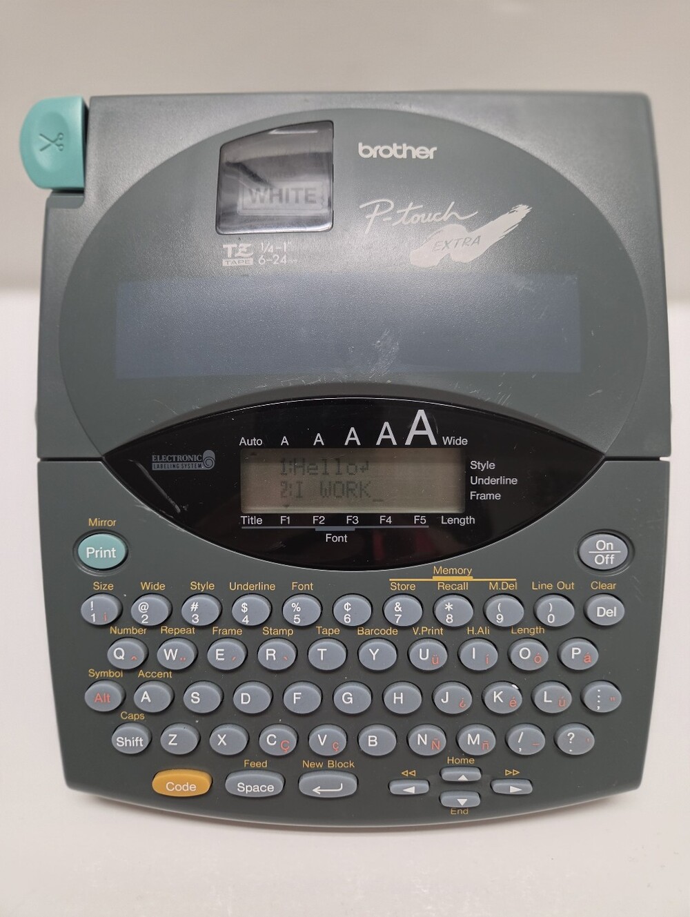 Brother Electronic Labeling System Label Maker PT-330 *READ*